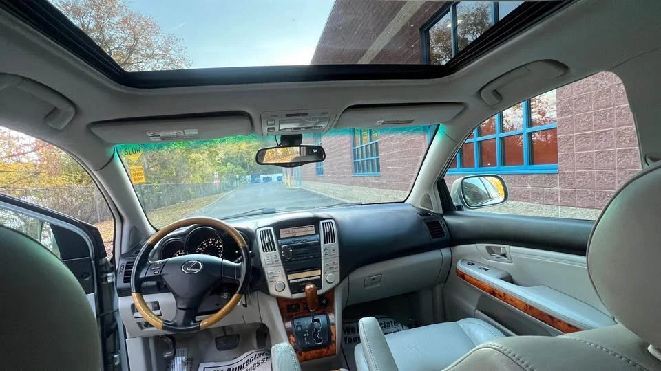 2007 Lexus RX 2nd Gen - Image 11 of 20