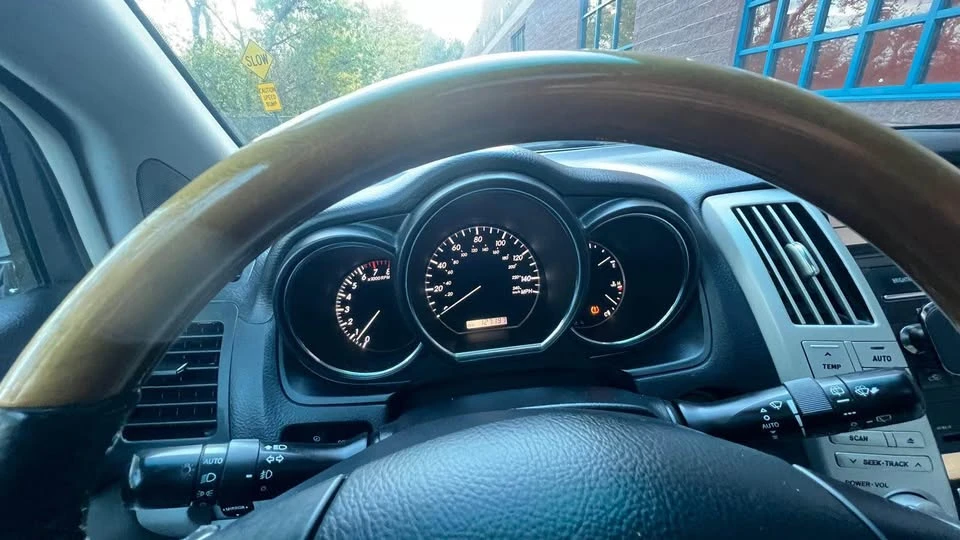 2007 Lexus RX 2nd Gen - Image 14 of 20