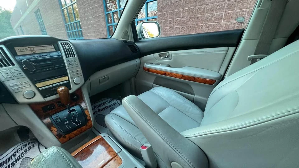 2007 Lexus RX 2nd Gen - Image 16 of 20