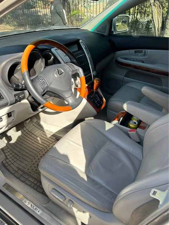 2007 Lexus RX 2nd Gen - Image 8 of 10