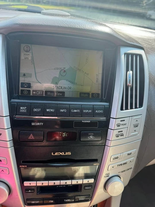 2007 Lexus RX 2nd Gen - Image 16 of 18