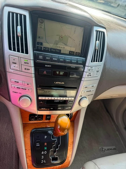 2007 Lexus RX 2nd Gen - Image 14 of 18