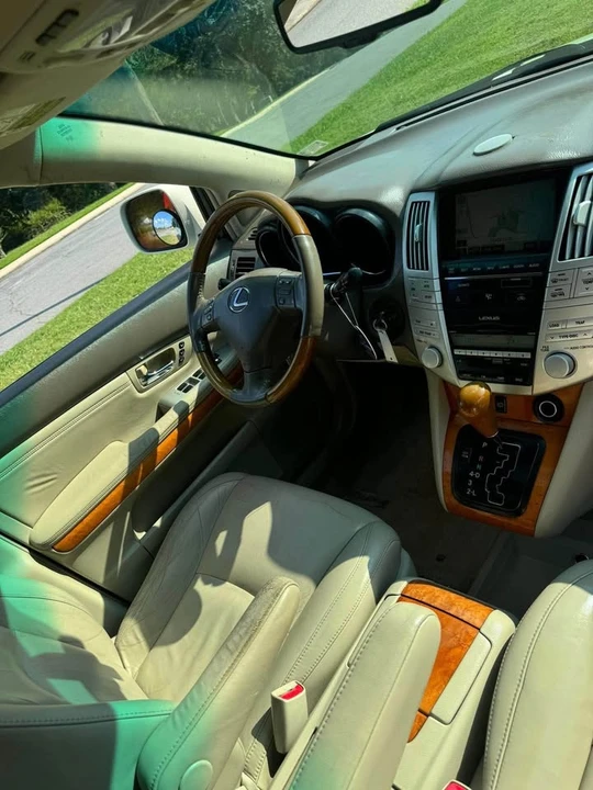 2007 Lexus RX 2nd Gen - Image 11 of 18