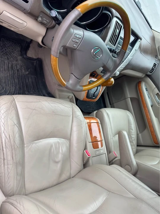 2007 Lexus RX 2nd Gen - Image 4 of 15