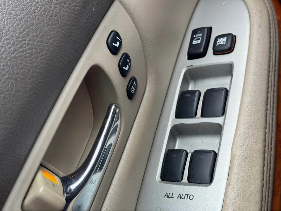 2007 Lexus RX 2nd Gen - Image 8 of 15