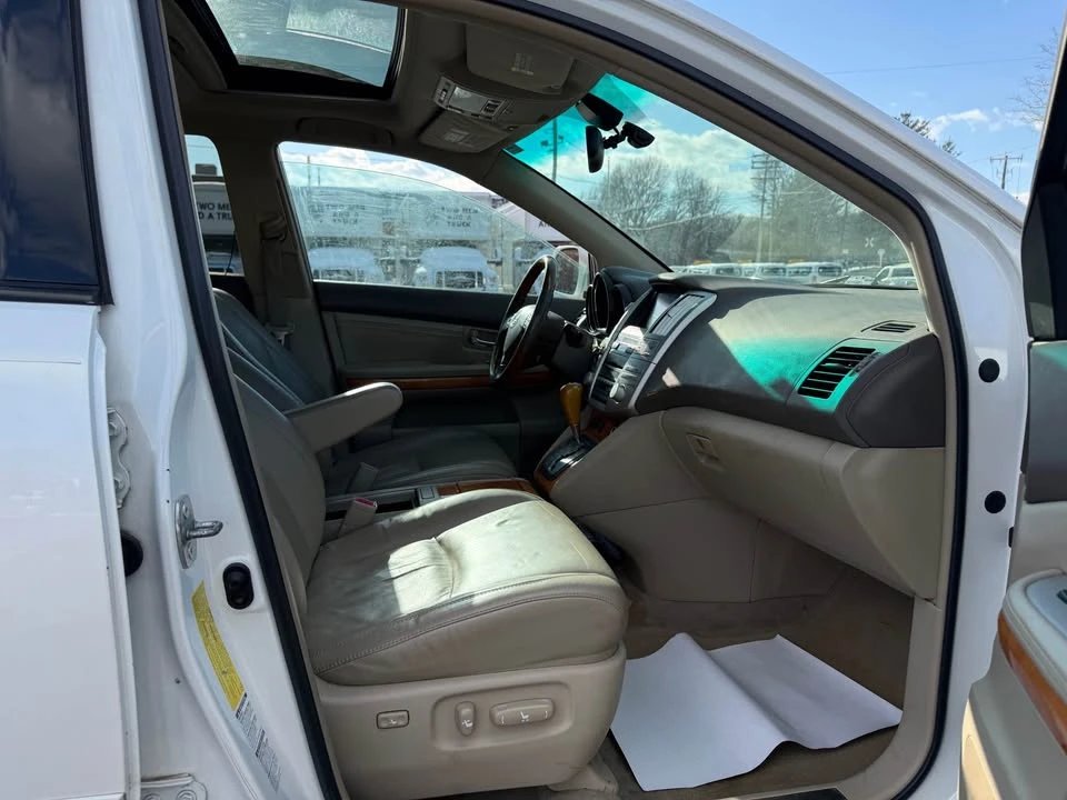 2007 Lexus RX 2nd Gen - Image 16 of 17