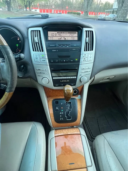 2007 Lexus RX 2nd Gen - Image 14 of 15
