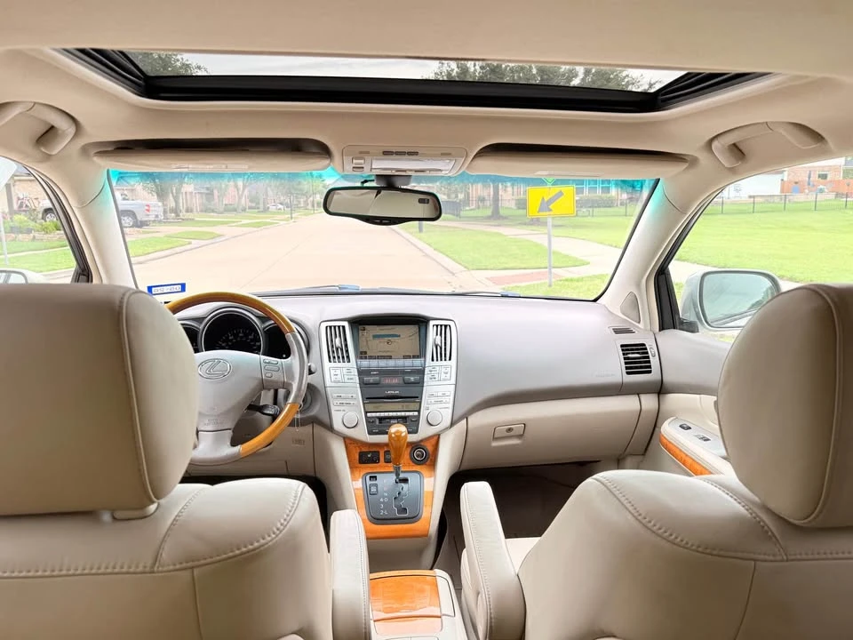 2007 Lexus RX 2nd Gen - Image 14 of 17