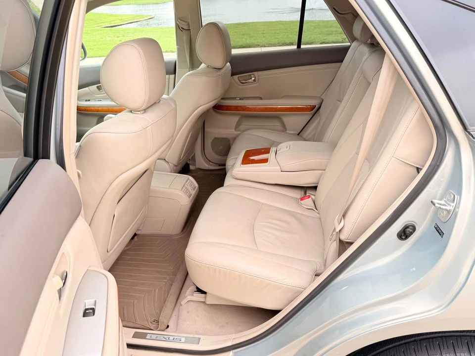 2007 Lexus RX 2nd Gen - Image 11 of 17