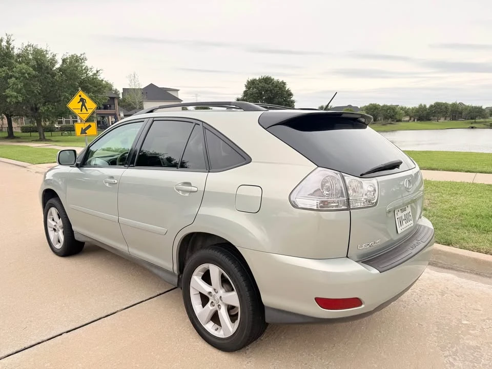 2007 Lexus RX 2nd Gen - Image 4 of 17