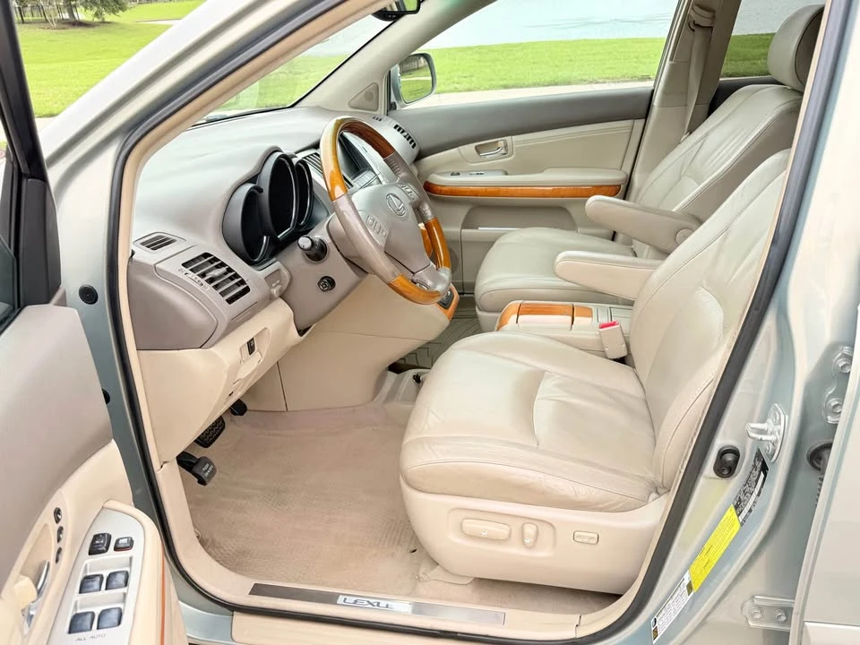 2007 Lexus RX 2nd Gen - Image 9 of 17