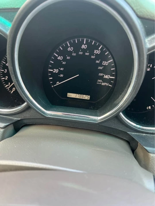 2007 Lexus RX 2nd Gen - Image 12 of 13