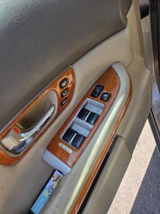 2007 Lexus RX 2nd Gen - Image 11 of 14