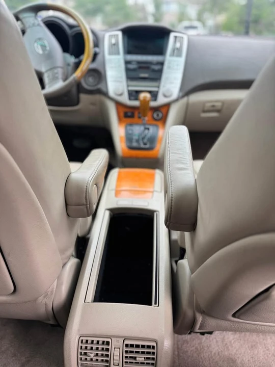 2007 Lexus RX 2nd Gen - Image 11 of 14