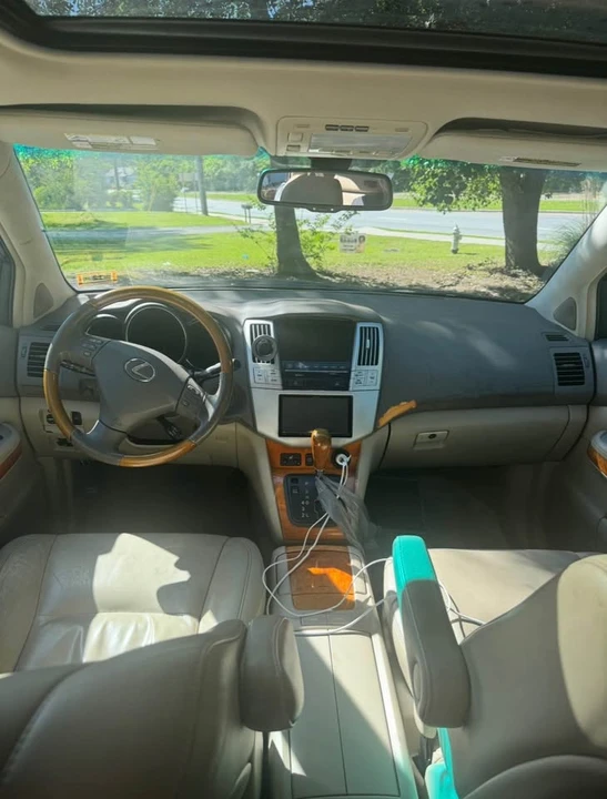 2007 Lexus RX 2nd Gen - Image 2 of 13