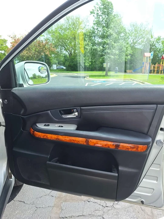 2007 Lexus RX 2nd Gen - Image 10 of 13