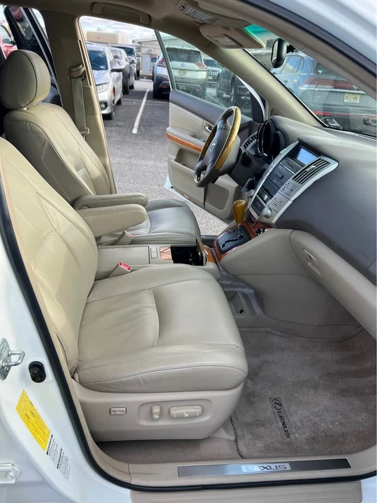 2007 Lexus RX 2nd Gen - Image 7 of 17