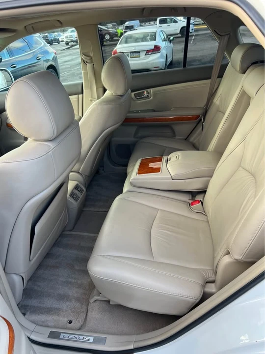 2007 Lexus RX 2nd Gen - Image 11 of 17
