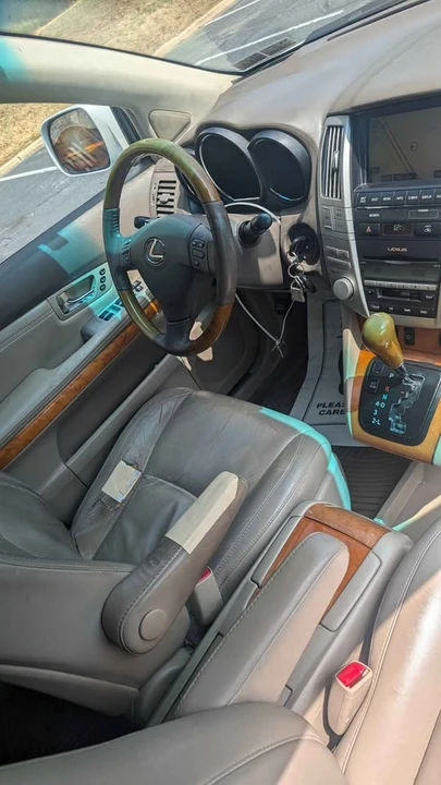 2007 Lexus RX 2nd Gen - Image 9 of 13