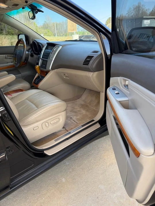 2007 Lexus RX 2nd Gen - Image 12 of 19