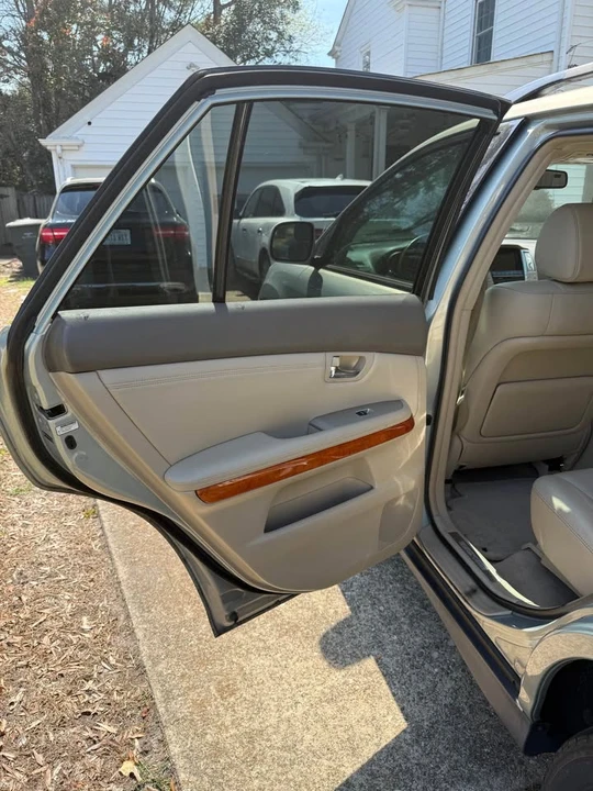 2007 Lexus RX 2nd Gen - Image 11 of 20