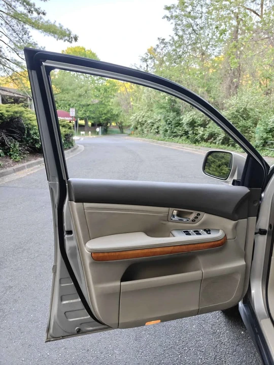 2007 Lexus RX 2nd Gen - Image 11 of 19