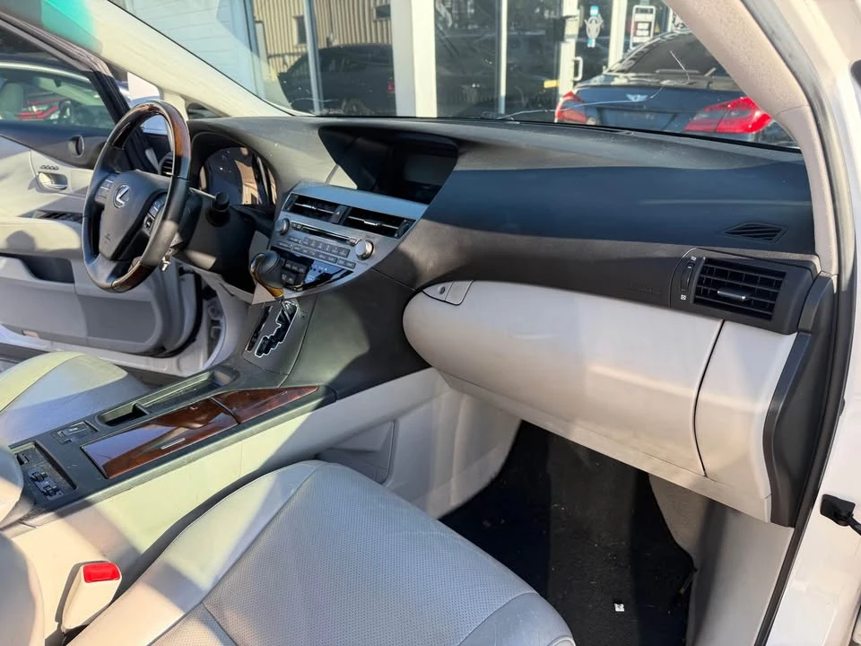 2007 Lexus RX 2nd Gen - Image 13 of 16