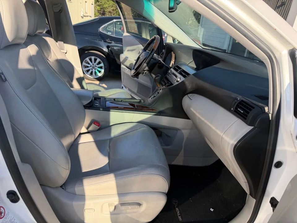 2007 Lexus RX 2nd Gen - Image 12 of 16