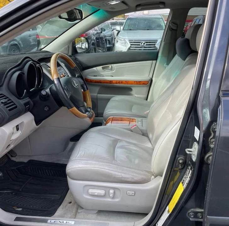 2007 Lexus RX 2nd Gen - Image 6 of 13