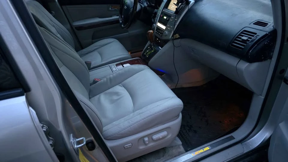 2007 Lexus RX 2nd Gen - Image 4 of 11