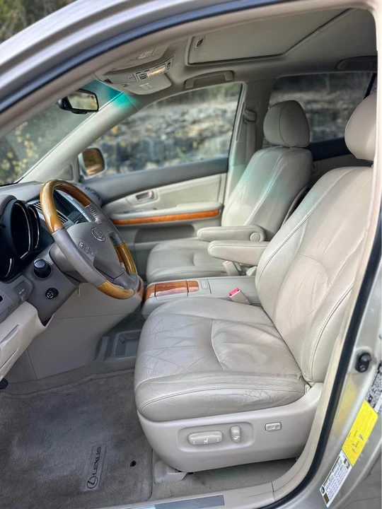 2007 Lexus RX 2nd Gen - Image 16 of 20