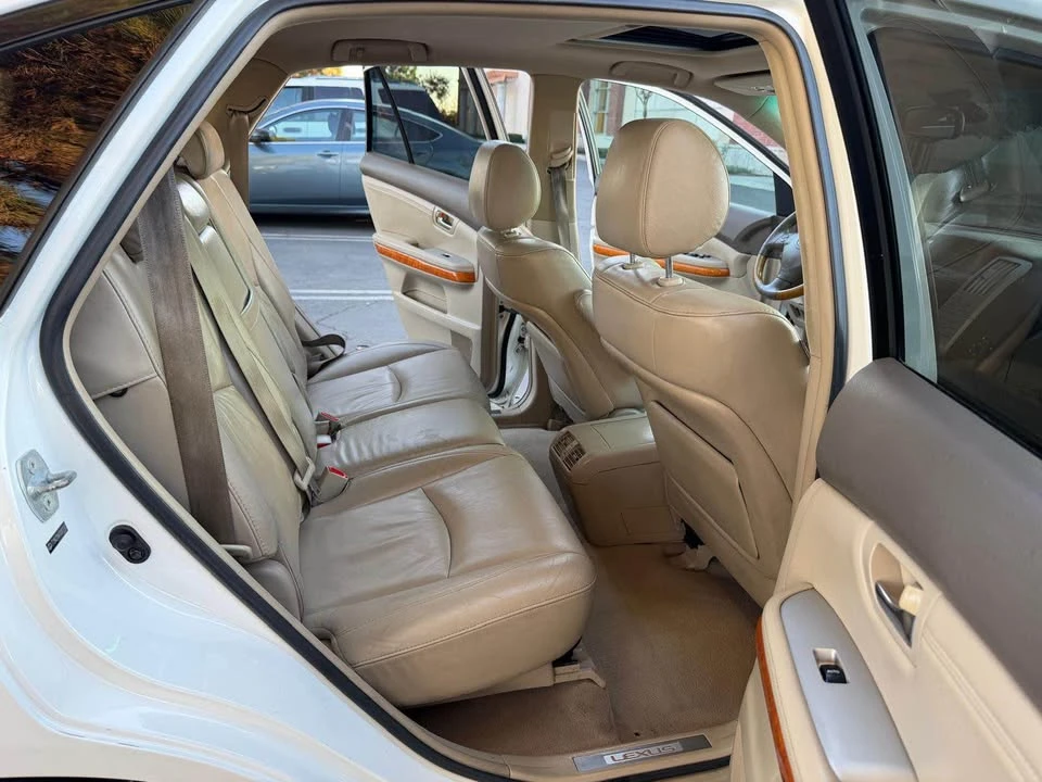 2007 Lexus RX 2nd Gen - Image 9 of 11