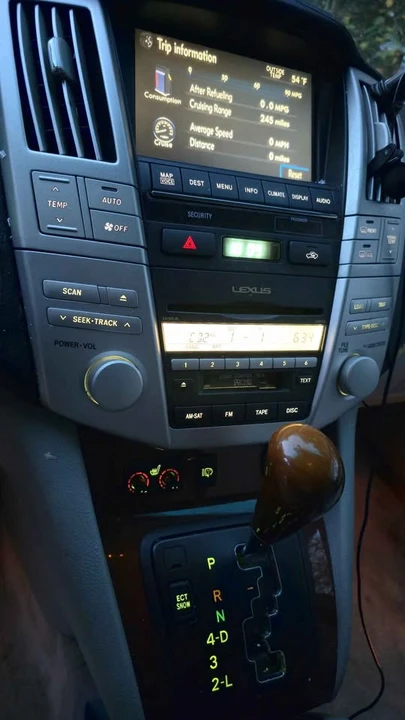 2007 Lexus RX 2nd Gen - Image 8 of 11