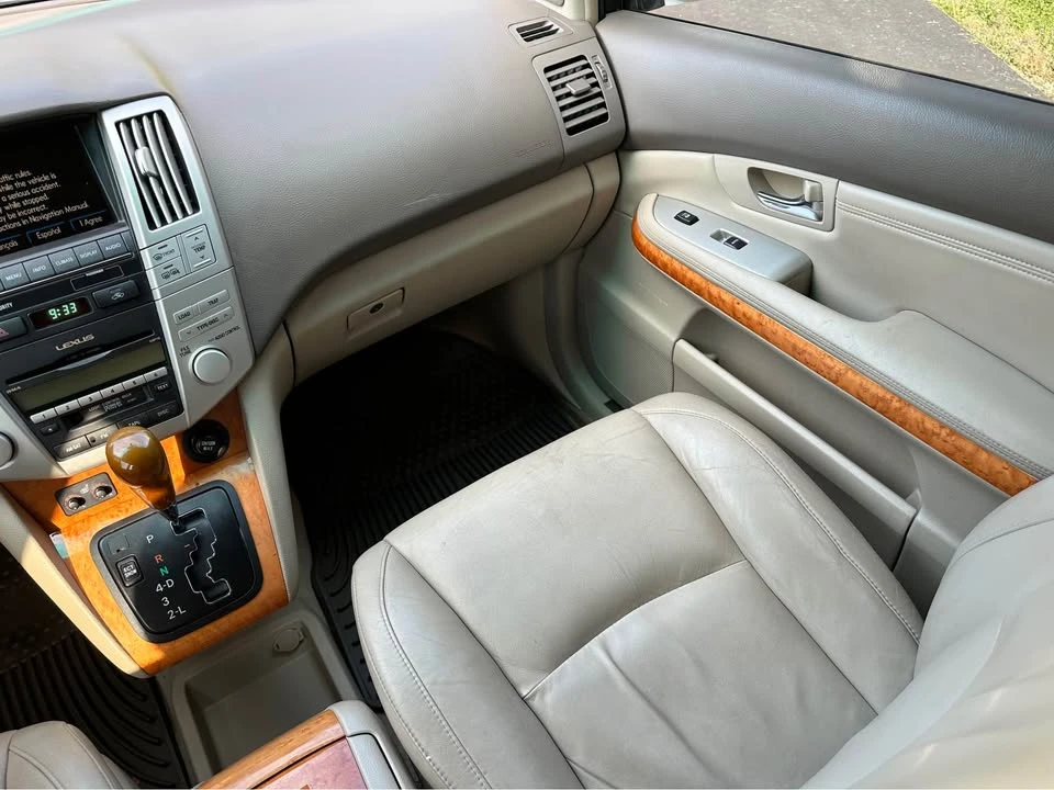 2007 Lexus RX 2nd Gen - Image 16 of 19