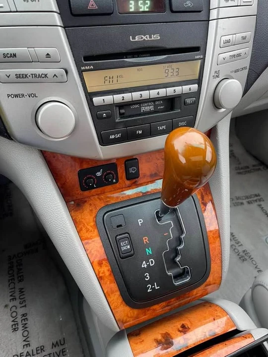2007 Lexus RX 2nd Gen - Image 13 of 17