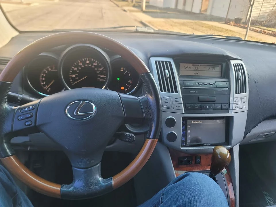 2007 Lexus RX 2nd Gen - Image 9 of 10