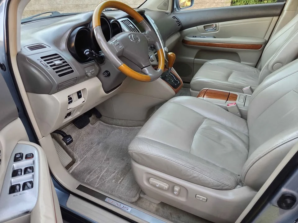 2007 Lexus RX 2nd Gen - Image 11 of 13
