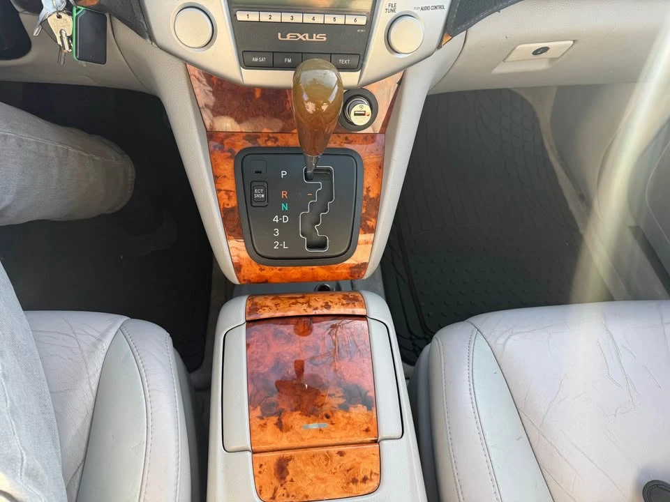 2007 Lexus RX 2nd Gen - Image 12 of 20
