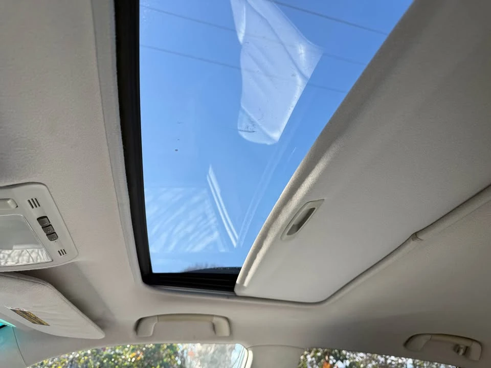 2007 Lexus RX 2nd Gen - Image 13 of 20