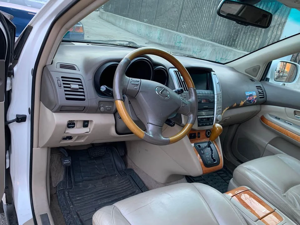 2007 Lexus RX 2nd Gen - Image 4 of 8