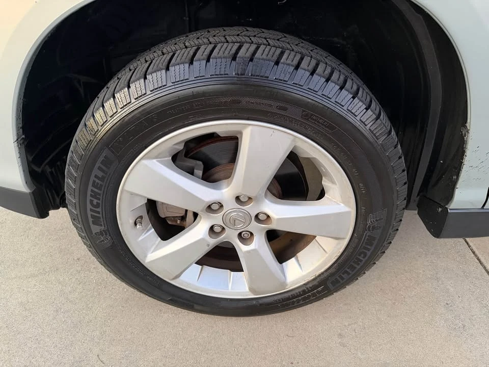 2007 Lexus RX 2nd Gen - Image 9 of 16