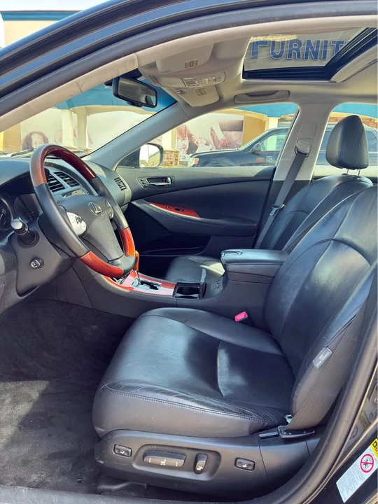 2007 Lexus RX 2nd Gen - Image 10 of 16