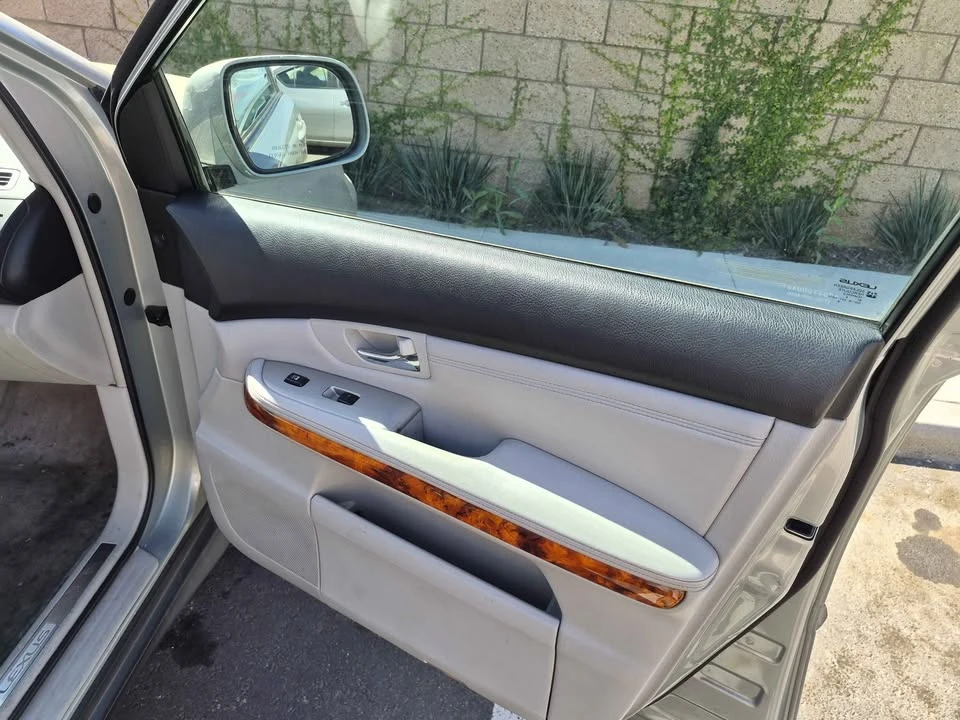 2007 Lexus RX 2nd Gen - Image 4 of 13