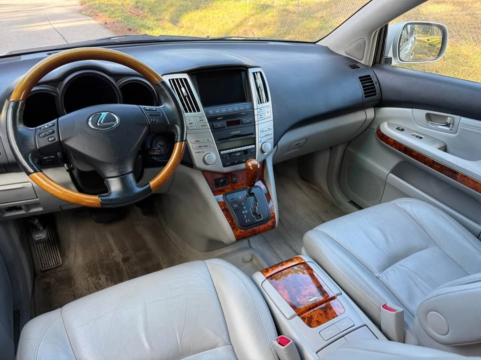 2007 Lexus RX 2nd Gen - Image 11 of 20