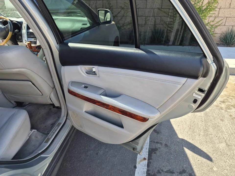 2007 Lexus RX 2nd Gen - Image 2 of 13
