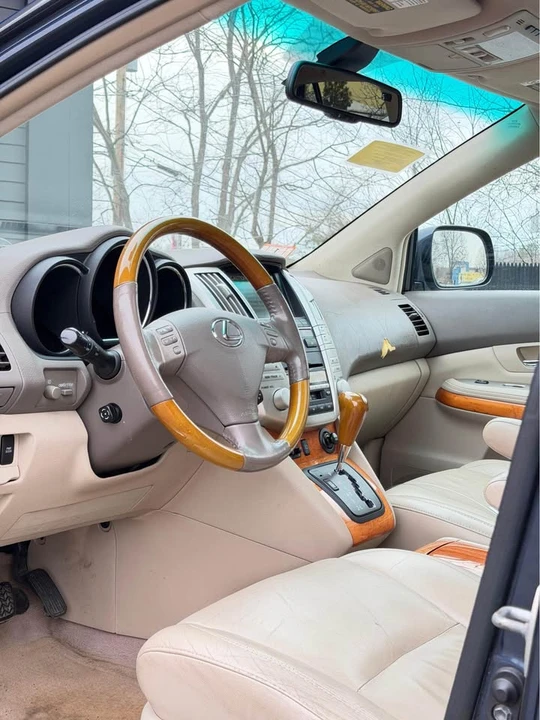 2007 Lexus RX 2nd Gen - Image 11 of 14