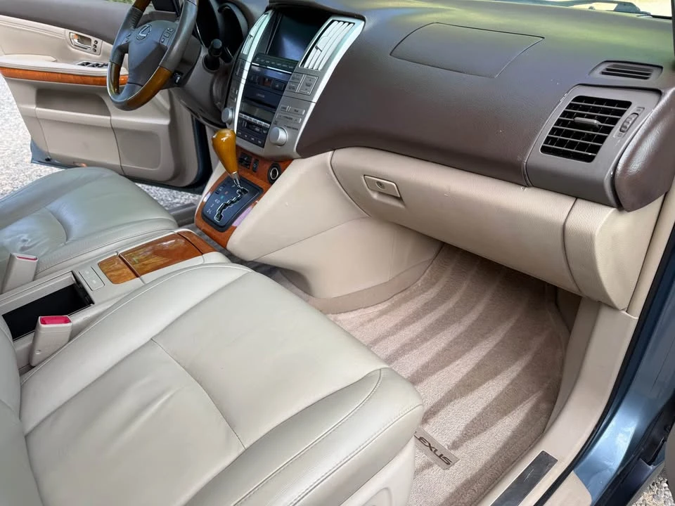 2007 Lexus RX 2nd Gen - Image 9 of 14