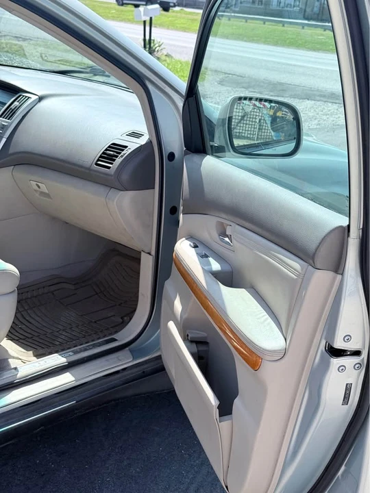 2007 Lexus RX 2nd Gen - Image 9 of 17