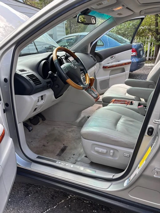 2007 Lexus RX 2nd Gen - Image 11 of 16