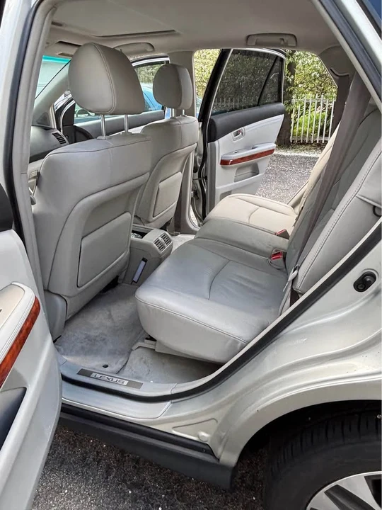 2007 Lexus RX 2nd Gen - Image 13 of 16